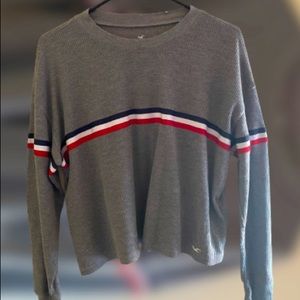 Hollister boyfriend tee.